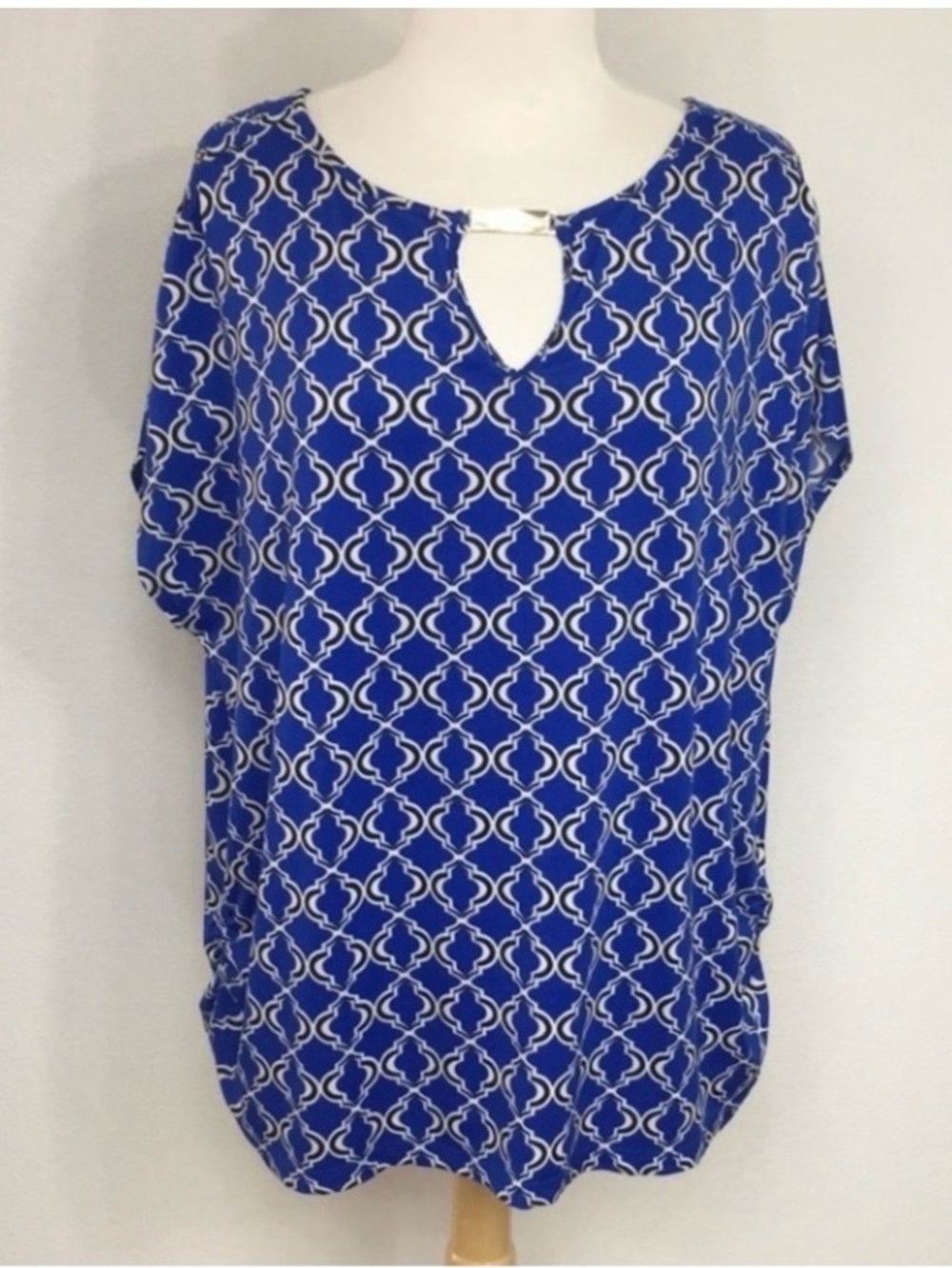 3/$25 Perseption Women Blue White Abstract Print Key Hole Blouse Size 2X Classic